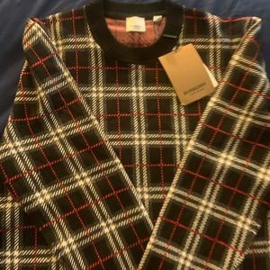 Burberry sweater brand new